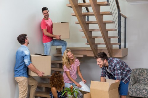 Secure storage for furniture and boxes near Hollandpark