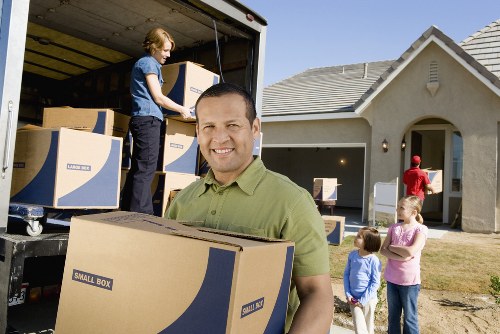 Load-based and cubic-yard storage rate options for local moves